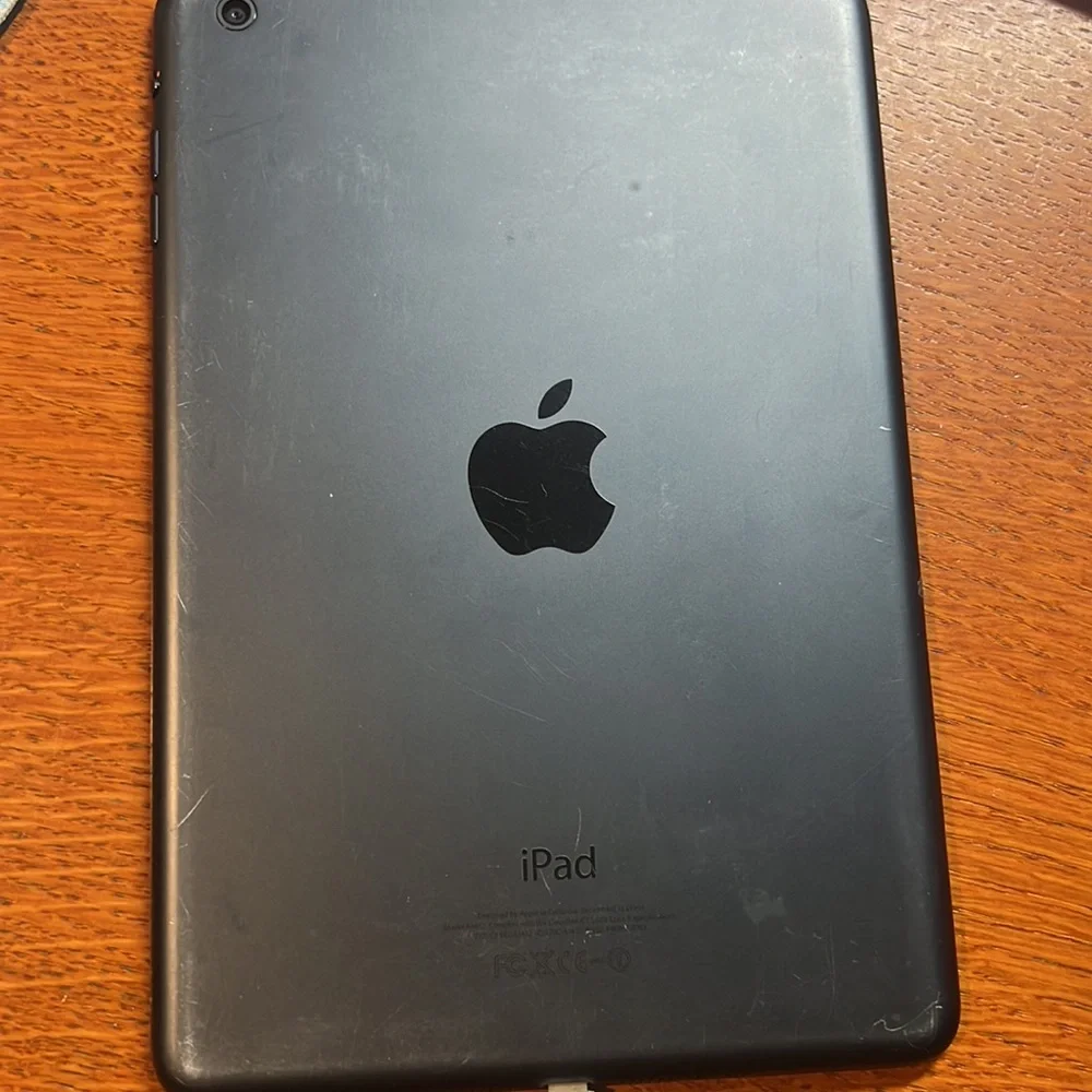 Apple iPad mini 12.6GB Version 9.3.5(13G36) wig magnetic front cover